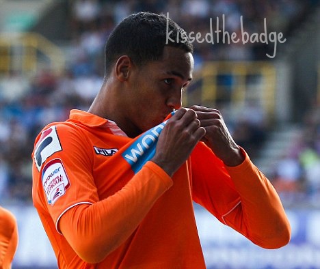 kissthebadge_ince1